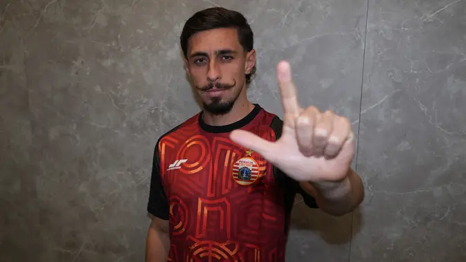 Gelandang Serang Brasil Resmi Berseragam Persija!