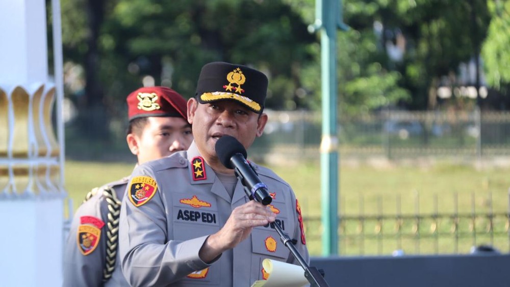 Polisi Humanis Amankan Demo Buruh di DPR