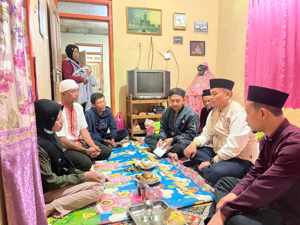 Bangkaterkini.id, Anggota DPR RI Gerindra Ulurkan Tangan Bantu Bayi Kuningan Derita Kelainan Jantung.