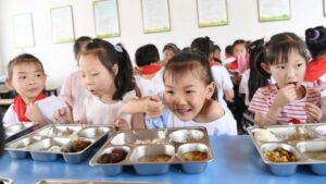 Makan Bergizi Ala China, Anak Kenyang Bahagia