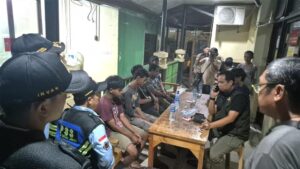 Enam Pria Viral Minta Uang Kebersihan di Lenteng Agung