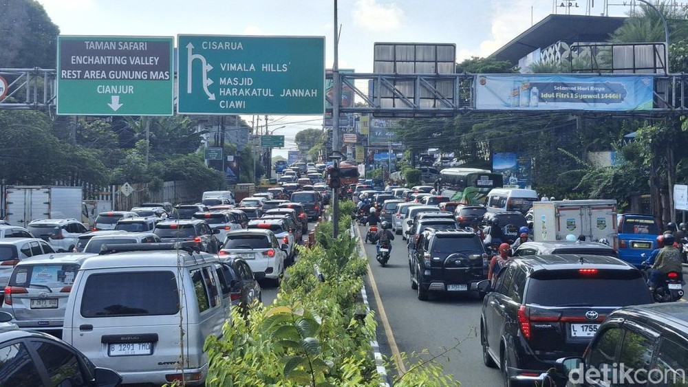 Arus Lalu Lintas Puncak Meningkat Jelang Nataru