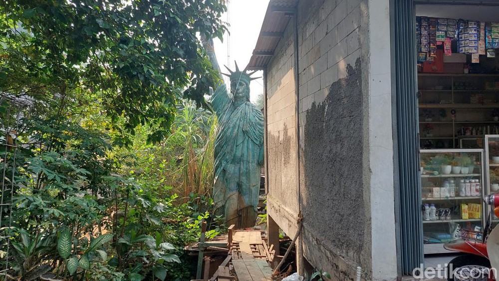 Rahasia Patung Liberty Pondok Cabe Terungkap