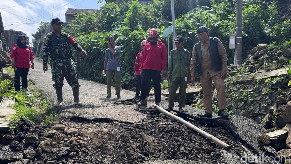 Tegal Diterjang Tanah Gerak Ratusan Bangunan Rusak
