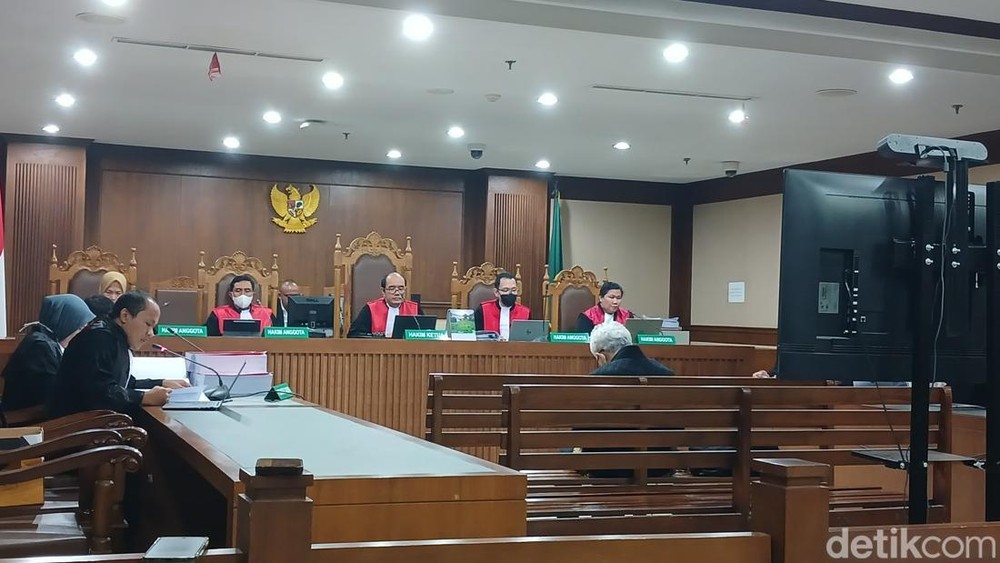 Korupsi Lahan Rp 348 M Eks Direktur Pertamina Dituntut