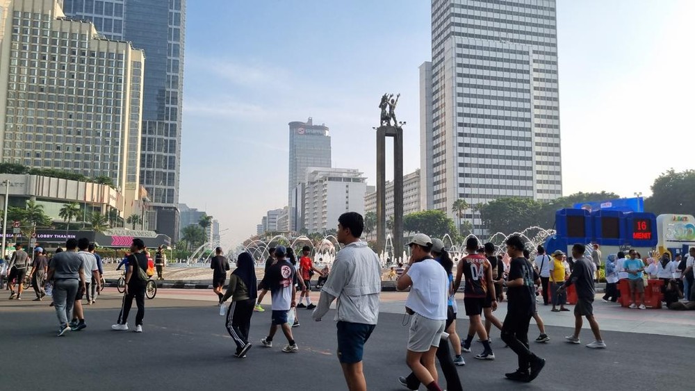 CFD HI Ramai Warga Bakar Opor Rendang Lebaran