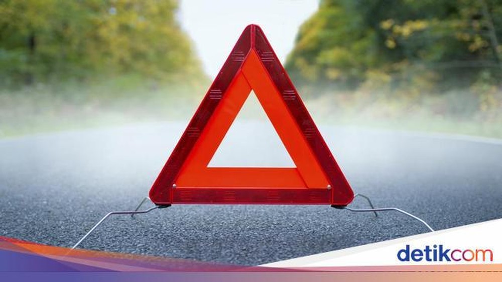 Pikap Hilang Kendali Hantam Motor di Bogor Satu Luka Berat
