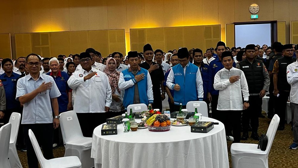 Kapolri Jalin Keakraban dengan Buruh KSPSI Cikarang