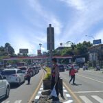 Puncak Bogor Diserbu Kendaraan Lalu Lintas Satu Arah