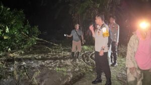 OKU Selatan Diterjang Bencana Polisi Evakuasi Warga