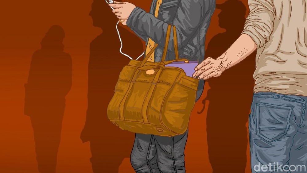 Wanita Pencopet iPhone Diarak Keliling Stasiun