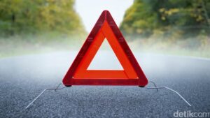 Ciseeng Gempar Pemotor Hantam Truk Mogok Terluka