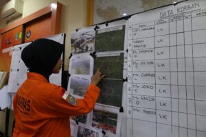 Tim SAR Pacu Evakuasi Helikopter Jatuh Sekadau