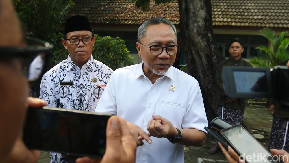 Zulhas Dorong Daerah Lain Tiru Program Pilah Sampah Jakarta