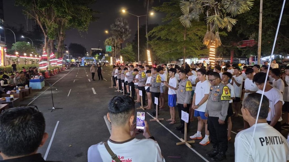 Semarak Hari Bhayangkara ke80 Polres Jakpus Night Run