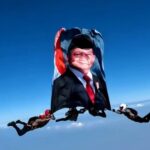 Penerjun Polri Kibarkan Foto Prabowo Langit Cikeas