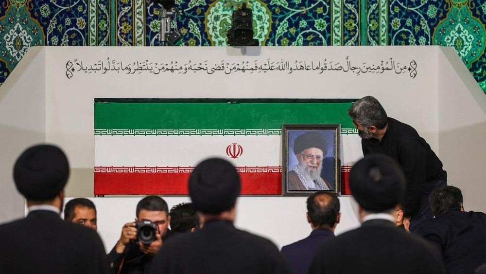 Iran Gelar Pemakaman Akbar Khamenei Enam Hari