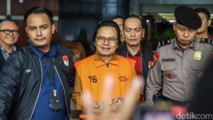 Mantan Sekjen MPR Terjerat Gratifikasi 30 Miliar